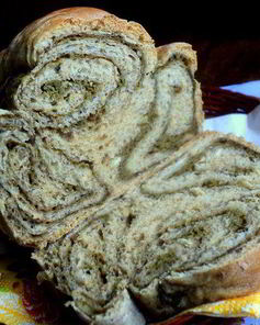 Хлеб с цельнозерновой мукой и шпинатом