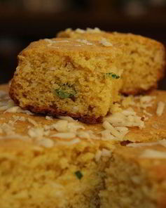 Кукурузный хлеб с сыром и перцем чили