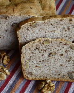 Пшенично-гречневый хлеб с грецкими орехами