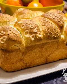 Сдобный хлеб с узором