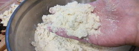 сконы с белым шоколадом и вяленой вишней. Шаг 3