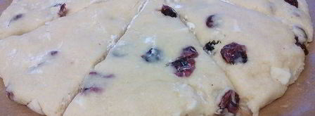 сконы с белым шоколадом и вяленой вишней. Шаг 7