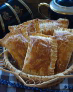 Конвертики из слоеного теста