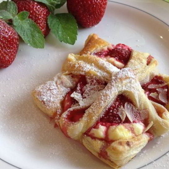 Рецепт конвертиков с клубникой