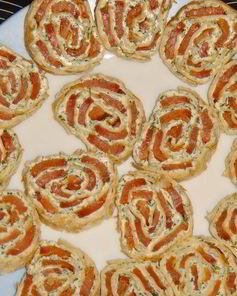 Лаваш, фаршированный красной рыбой