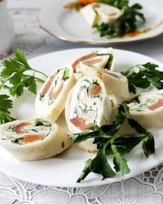 Лаваш с красной рыбой и творожным сыром