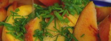 лаваш с сыром, персиками и шнитт-луком. Шаг 5