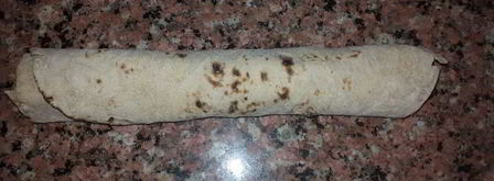 лаваш, запеченный с тунцом, помидорами и сыром. Шаг 5