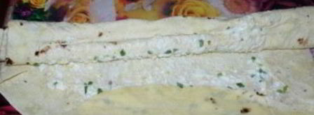 рулетики из лаваша с чесноком. Шаг 4