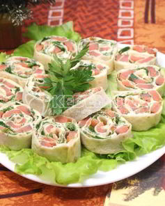 Рулетики из лаваша с красной рыбой