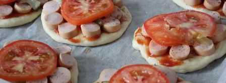 дрожжевые лепешки с сосисками. Шаг 3