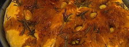 фокачча с чесноком и розмарином. Шаг 12