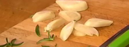 фокачча с чесноком и розмарином. Шаг 6