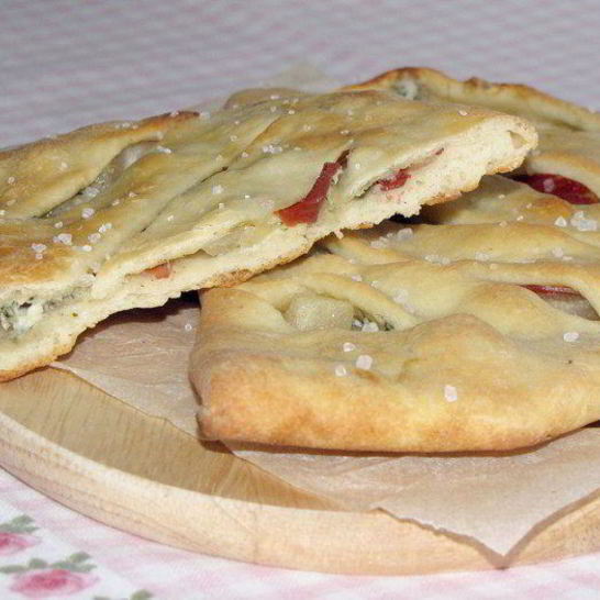 Рецепт фокаччи с грушей, сыром и беконом