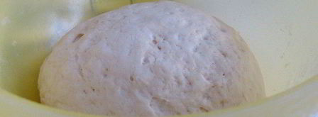 фокачча с грушей, сыром и беконом. Шаг 4