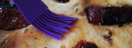 фокачча с вялеными помидорами. Шаг 10