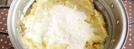 картофельные лепешки со шпинатной начинкой. Шаг 16