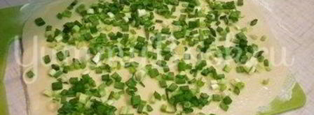 хрустящие лепешки с сыром и зеленым луком. Шаг 9