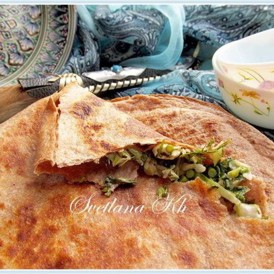 Рецепт лавашевых лепешек из цельнозерновой муки с брынзой и зеленью