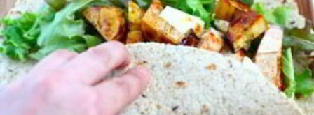 лепешки с курицей, шпинатом и сыром бри. Шаг 4