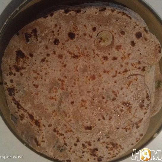 Рецепт постных лепешек с зеленыма лукома