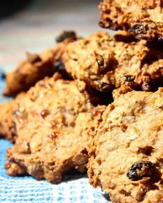 Сытно, вкусно, полезно-овсяные лепешки с изюмом, яблоком, бананом и орешками