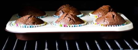 классические шоколадные маффины. Шаг 13