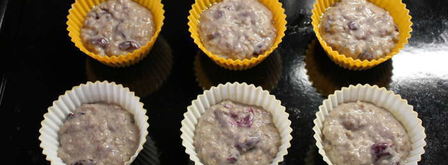 маффины на гречневых хлопьях с вишней. Шаг 4