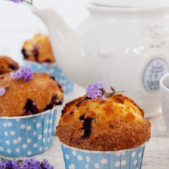 Рецепт маффинов с черной смородиной и лавандой