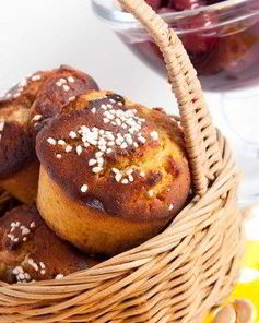 Постные вишневые маффины