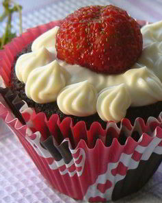 Шоколадно-клубничные маффины