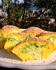 Творожно-сырные маффины с брокколи