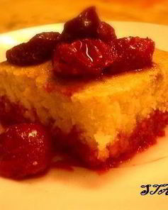 Лимонный манник с вишневым соусом