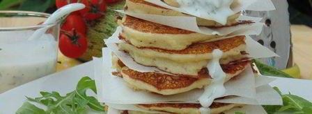 кабачковые оладьи с козьим сыром и йогуртовым соусом. Шаг 5