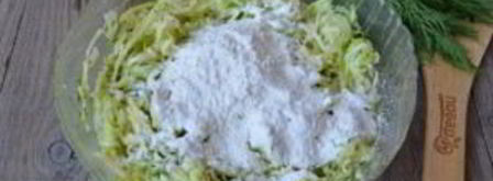 кабачковые оладьи с сыром и зеленью. Шаг 5