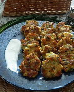 Куриные оладьи с сыром и зеленью