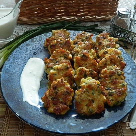 Рецепт куриных оладий с сыром и зеленью