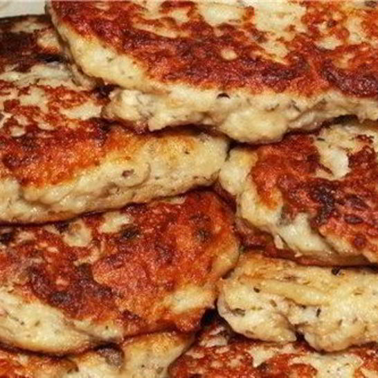 Рецепт оладушек трио из курицы, картофеля и грибов