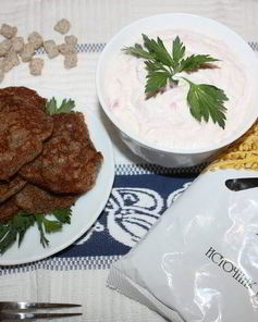 Оладьи из отрубей с зеленью и творожной икрой