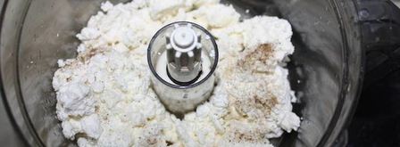 оладьи из отрубей с зеленью и творожной икрой. Шаг 2