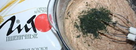 оладьи из отрубей с зеленью и творожной икрой. Шаг 8