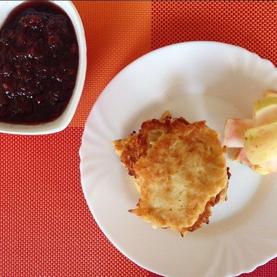 Рецепт оладий из яблок