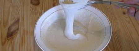 оладьи на кефире с содой. Шаг 2