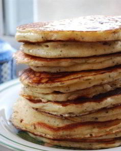 Оладьи по-деревенски с ягодным соусом