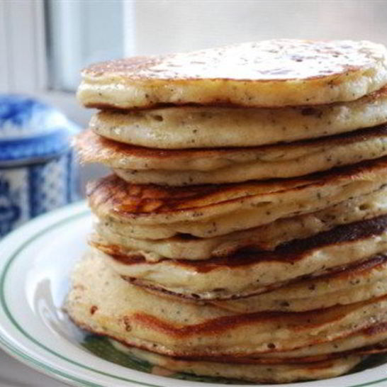 Рецепт оладий по-деревенски с ягодным соусом