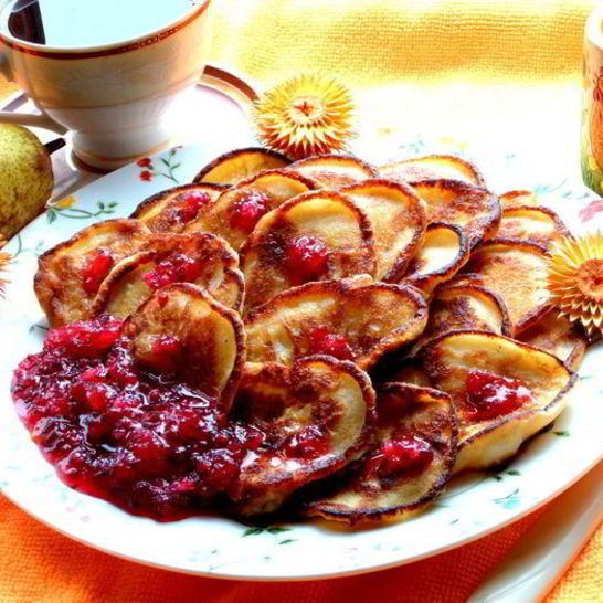 Рецепт оладий с фруктами ассорти