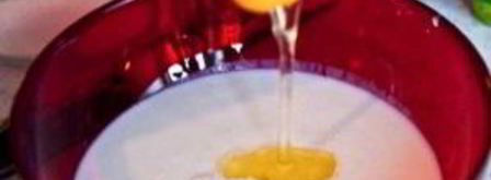 оладьи с кефиром. Шаг 2