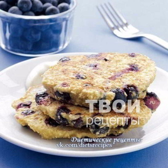 Рецепт овсяных оладий с ягодами