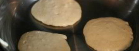 пышные оладушки на молоке. Шаг 5