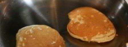 пышные оладушки на молоке. Шаг 6